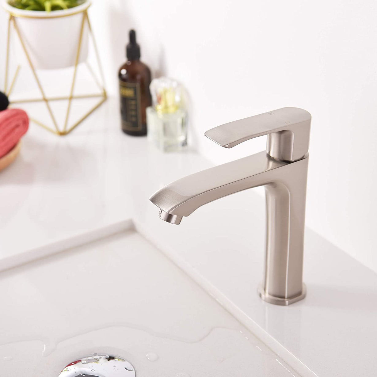 RUBY CANADA SLIM SINGLE HOLE BATHROOM FAUCET - Image 2